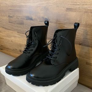 Combat boots NEW